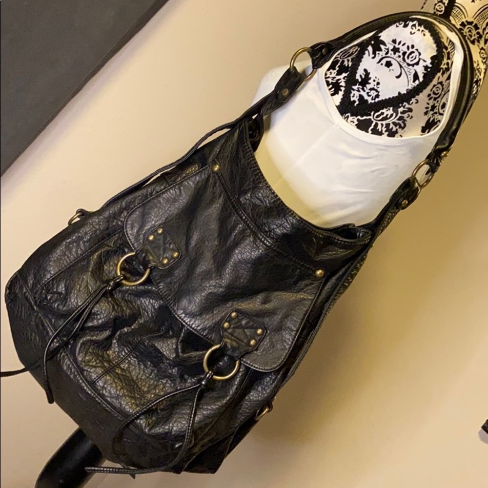 Black shoulder bag